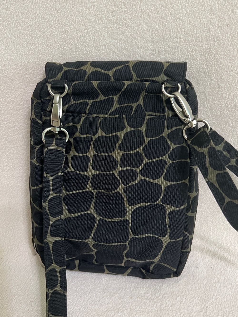Baggallini Black Giraffe Print Crossbody Bag Small Water Resistant - Picture 5 of 16